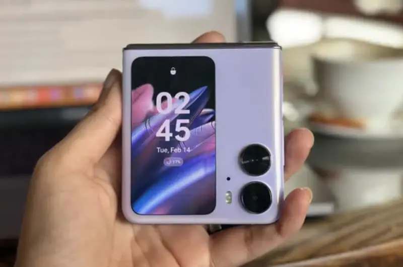 یک تاشو عالی با صفحه بیرونی بزرگ