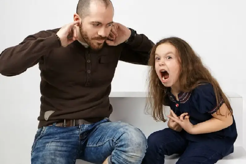 دلیل اصلی غر زدن کودکان و روش آرام کردن آنها